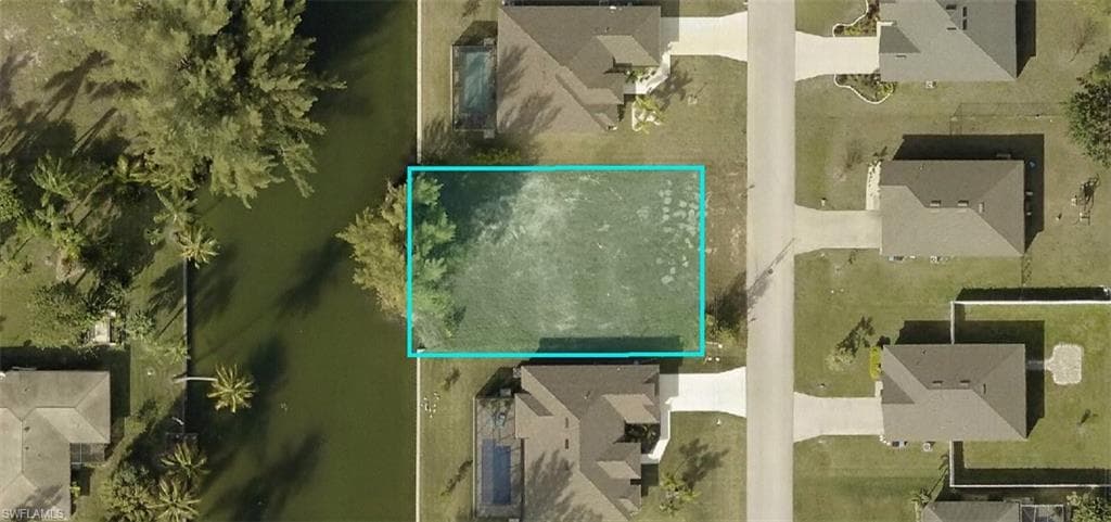 2708 SW 4th PL CAPE CORAL, FL 33914
