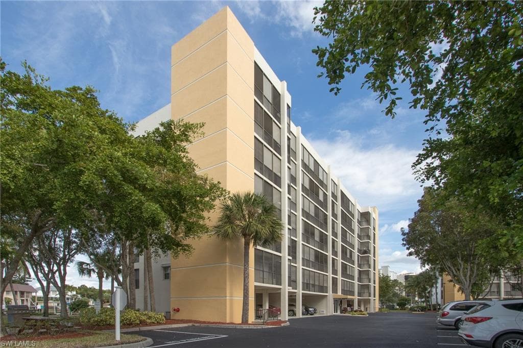 4451 Bay Beach LN 443 FORT MYERS BEACH, FL 33931