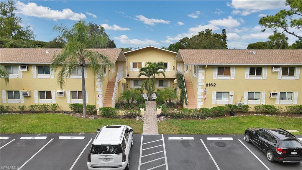 8162 Country RD 204 FORT MYERS, FL 33919