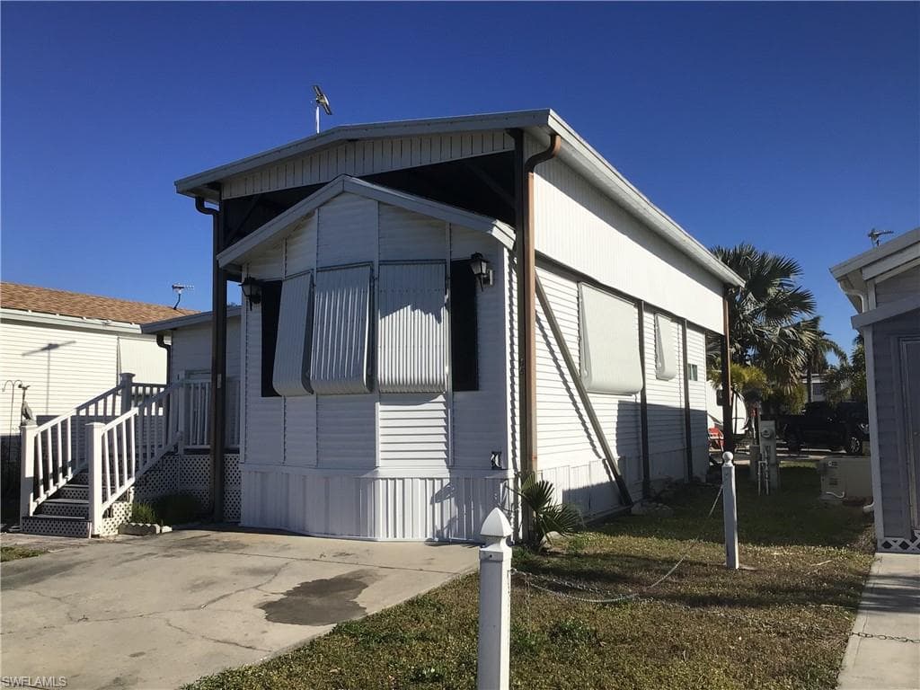 1159 Daniels RD SE 65 MOORE HAVEN, FL 33471