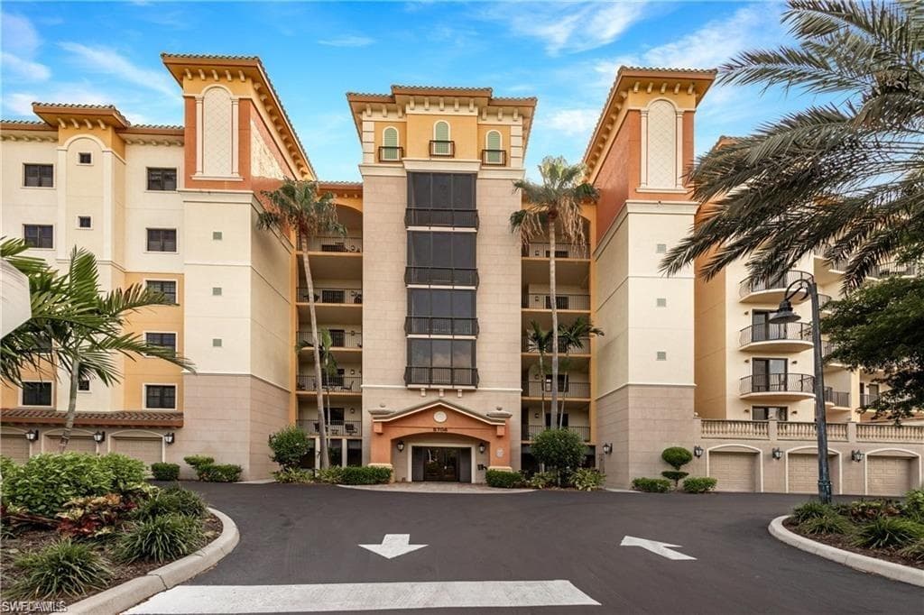 5706 Cape Harbour DR 210 CAPE CORAL, FL 33914