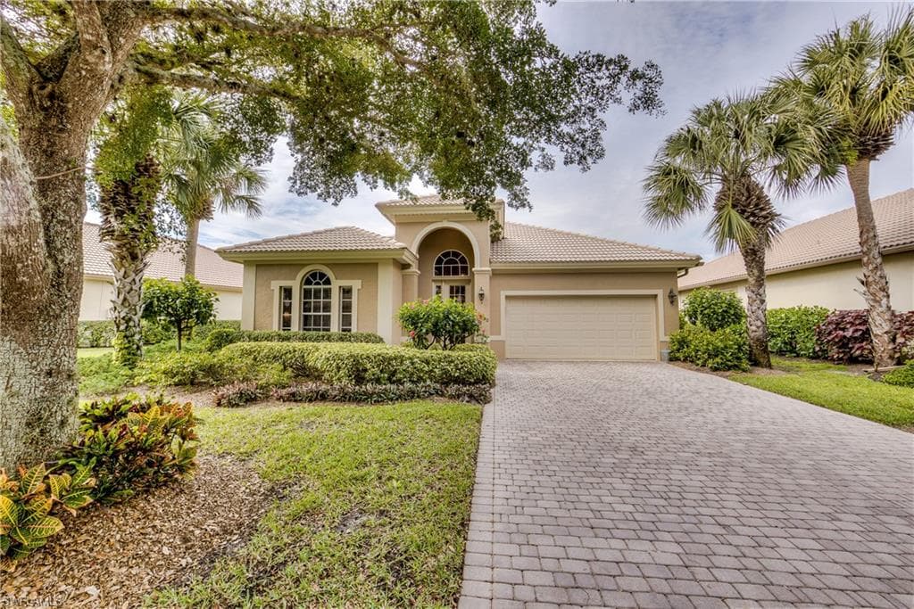 23140 Oakglen LN ESTERO, FL 34135