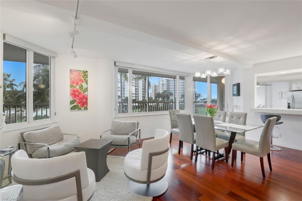 4041 Gulf Shore BLVD N 204 NAPLES, FL 34103