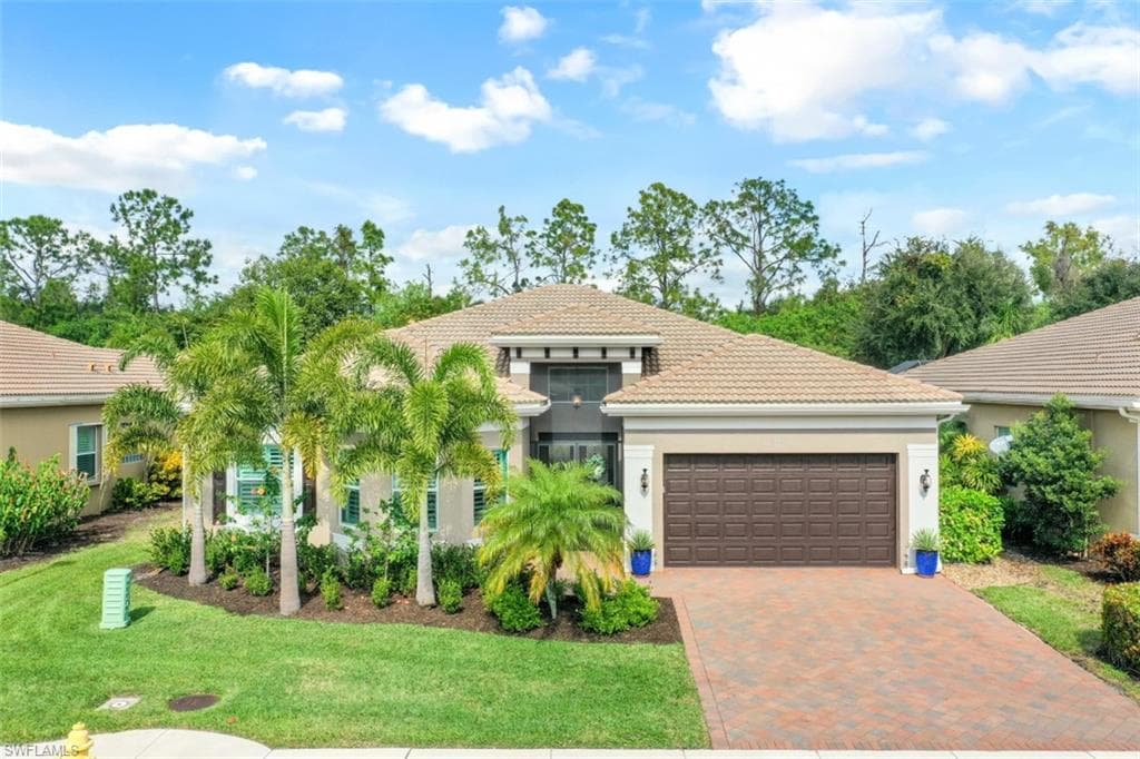 6633 Marbella LN NAPLES, FL 34105