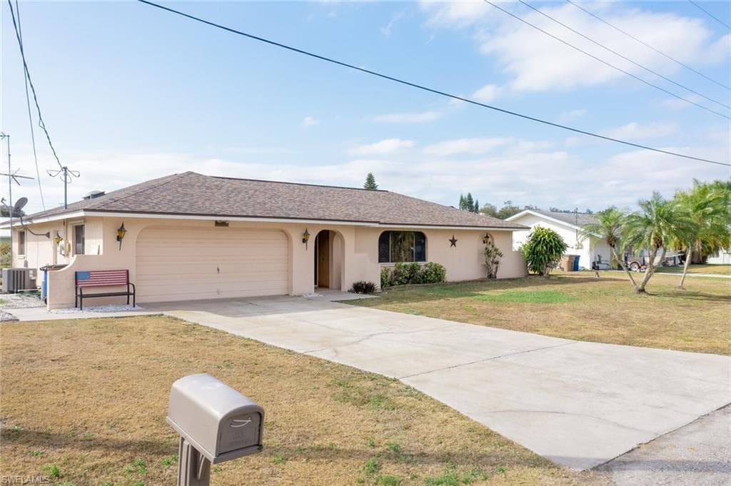 2029 Clarke AVE FORT MYERS, FL 33905