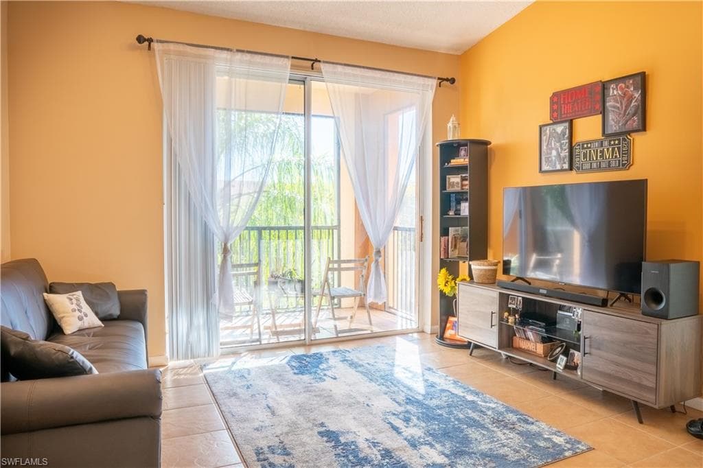 1210 Reserve WAY 9-303 NAPLES, FL 34105