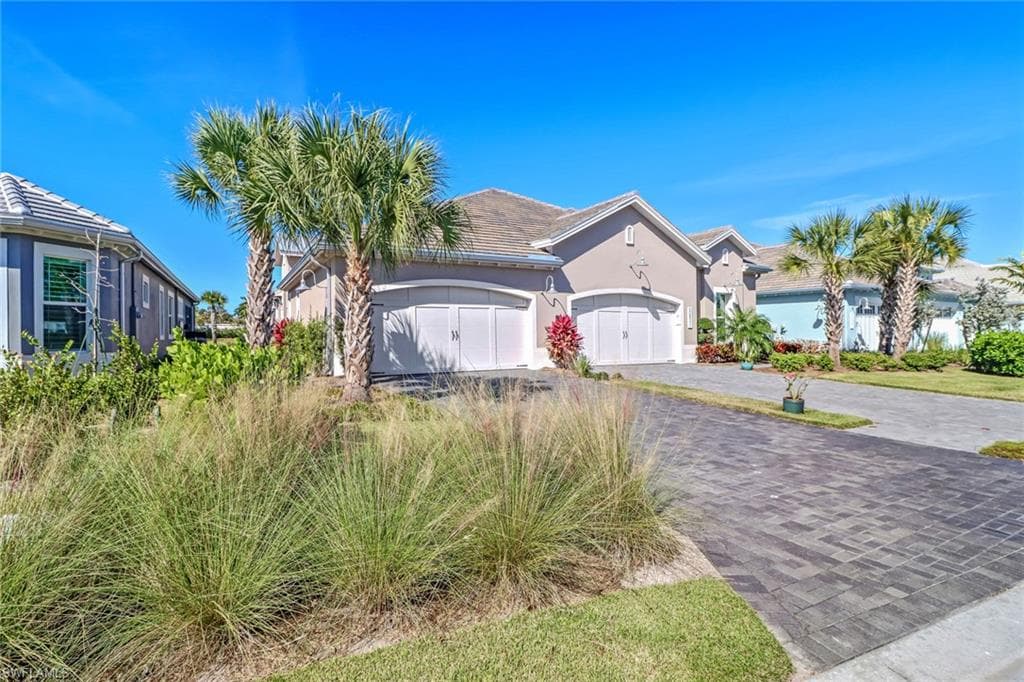 5835 Haiti DR NAPLES, FL 34113