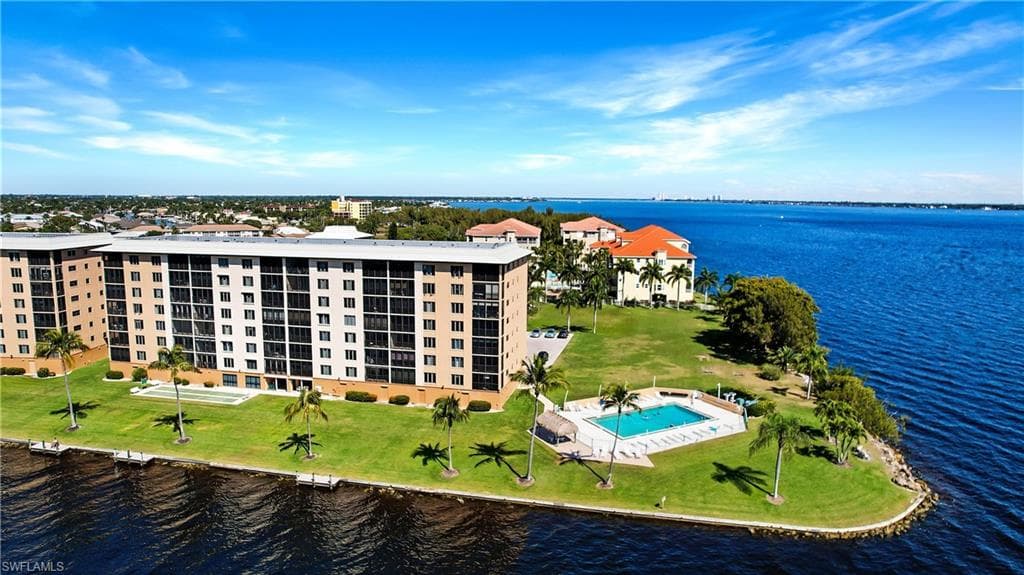 4280 SE 20th PL 207 CAPE CORAL, FL 33904