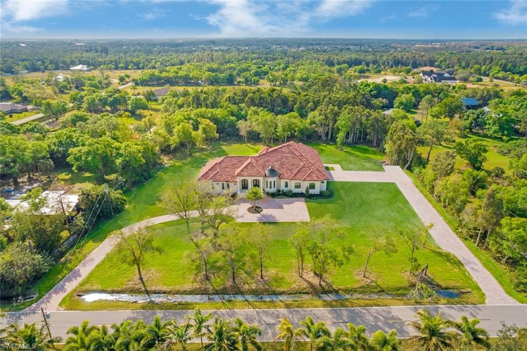 8250 Penzance BLVD FORT MYERS, FL 33912
