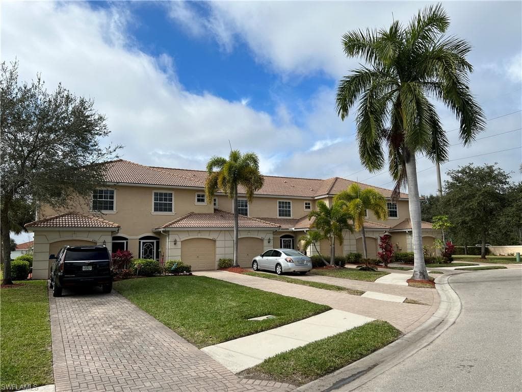8704 Athena CT LEHIGH ACRES, FL 33971