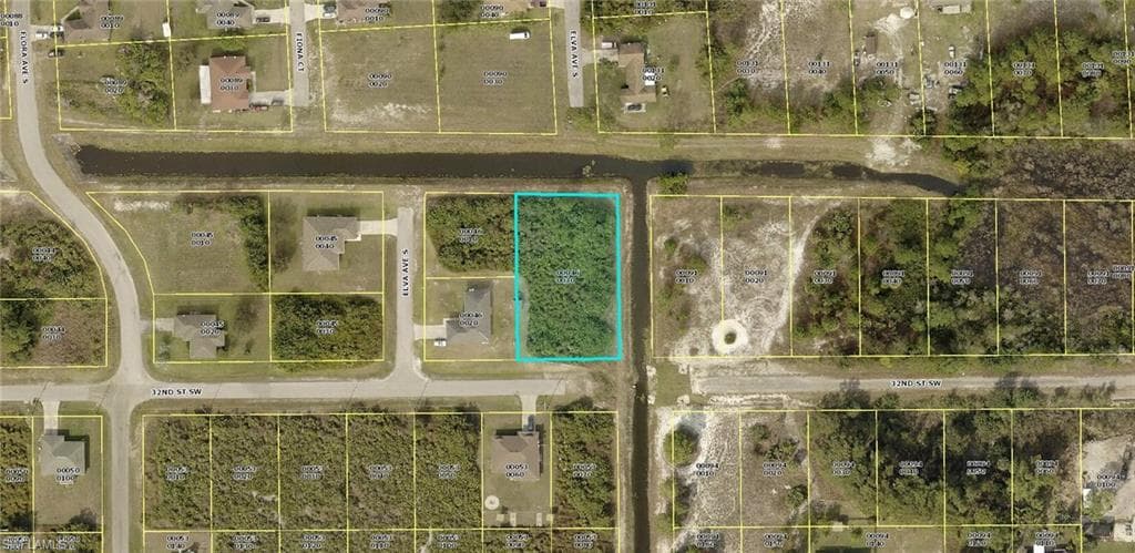 2700 32nd ST SW LEHIGH ACRES, FL 33976