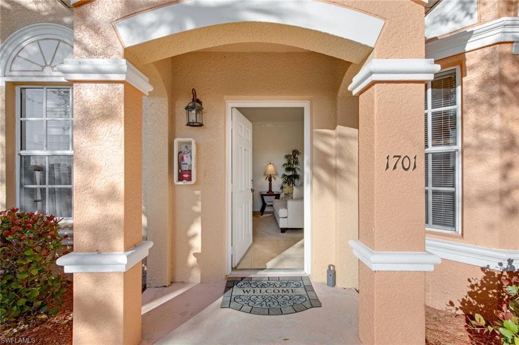 1824 Concordia Lake CIR 1701 CAPE CORAL, FL 33909
