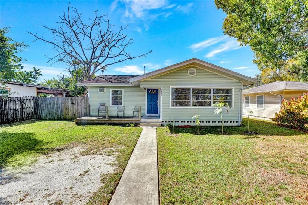 2432 Washington AVE NAPLES, FL 34112