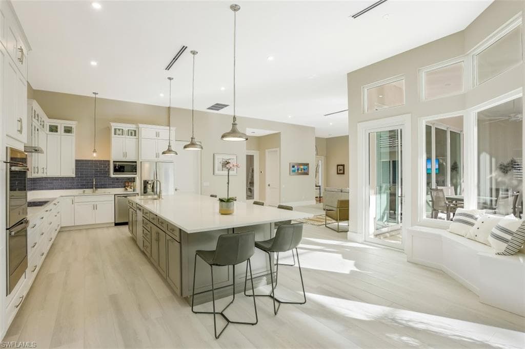 3371 Creekview DR BONITA SPRINGS, FL 34134