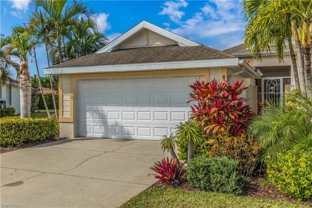 4203 Avian AVE FORT MYERS, FL 33916