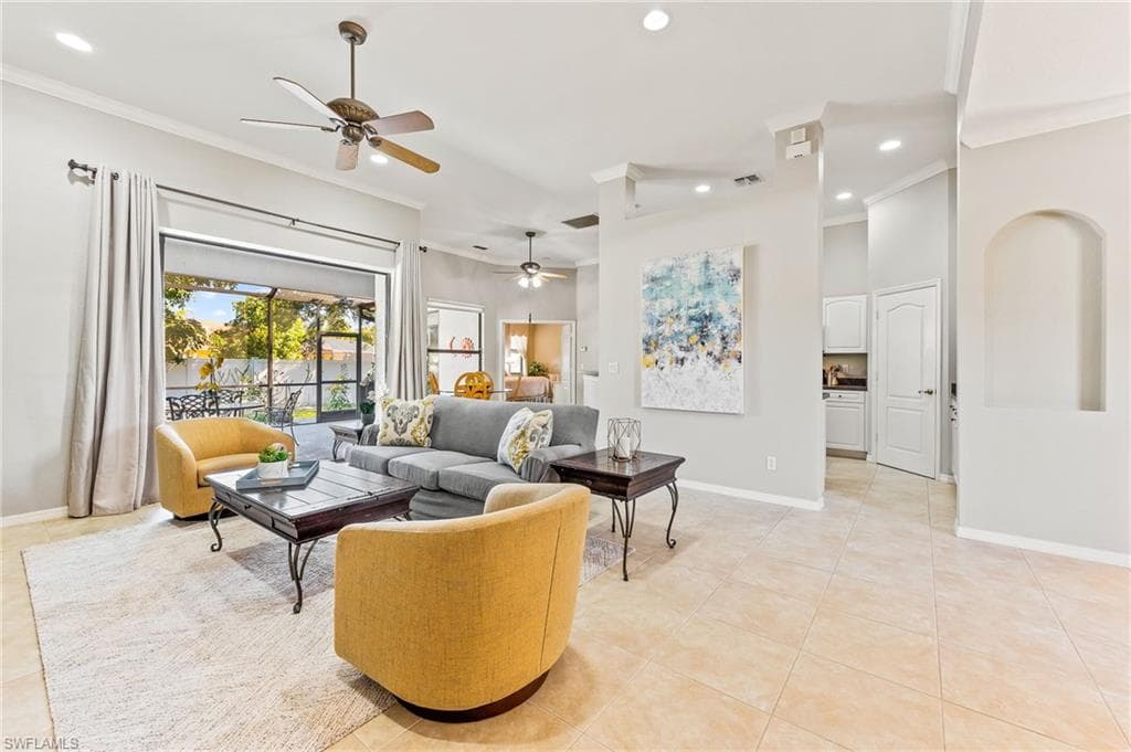 310 Sawgrass CT NAPLES, FL 34110