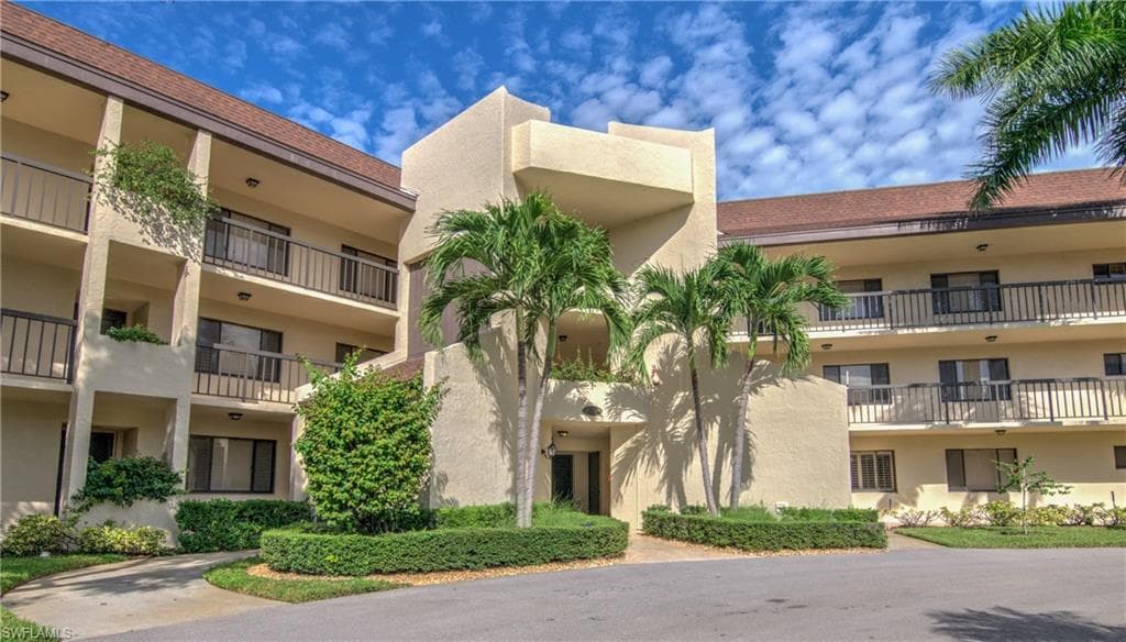 413 Augusta BLVD 105 NAPLES, FL 34113