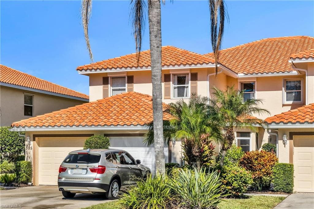 385 Robin Hood CIR 101 NAPLES, FL 34104