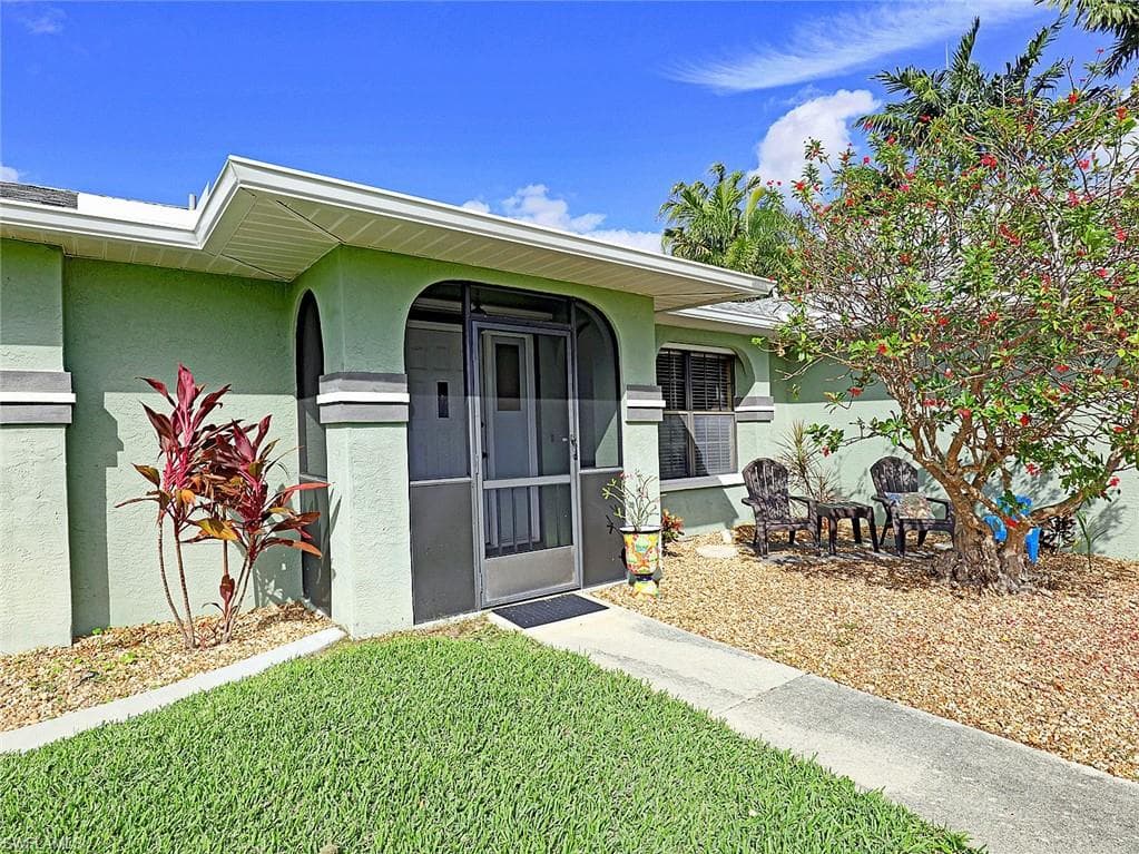 311 SE 34th ST CAPE CORAL, FL 33904