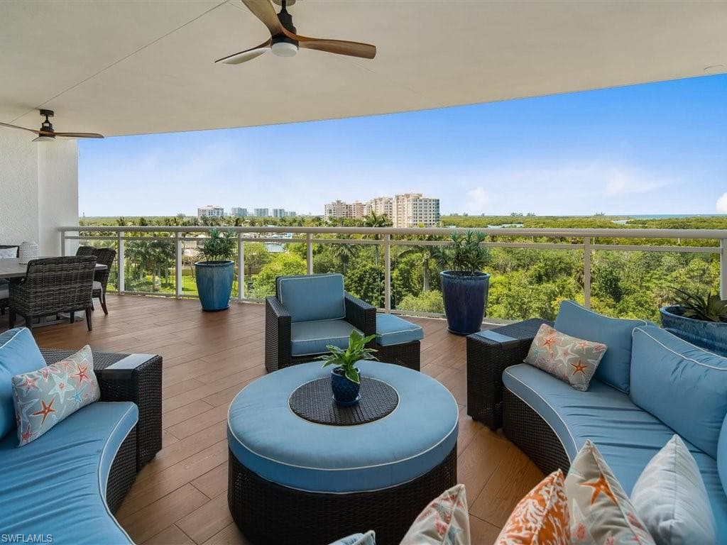 13915 Old Coast Rd. 603 NAPLES, FL 34110