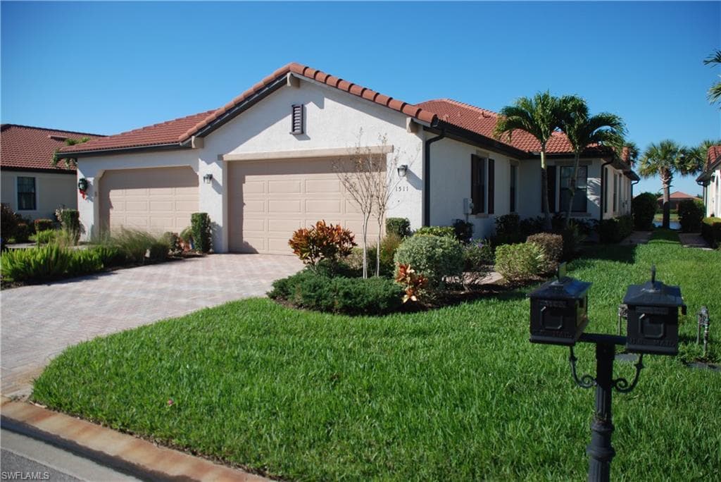 1511 Oceania DR S NAPLES, FL 34113