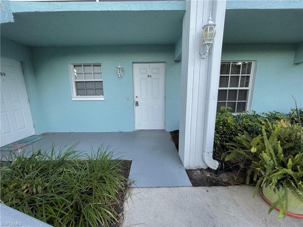 28280 Pine Haven WAY 90 BONITA SPRINGS, FL 34135