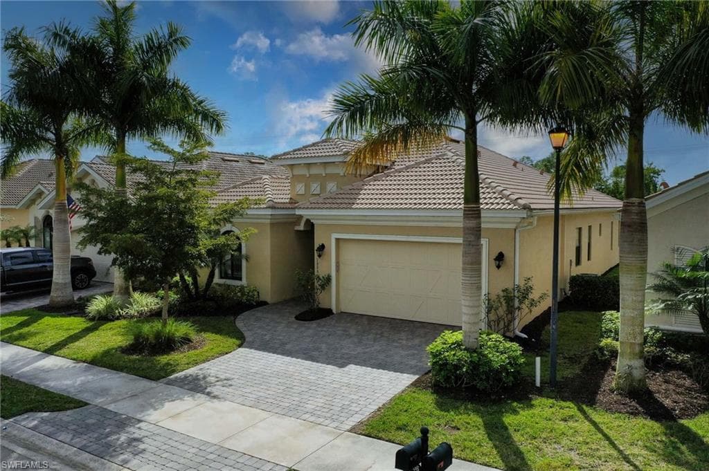 1606 Serrano CIR NAPLES, FL 34105