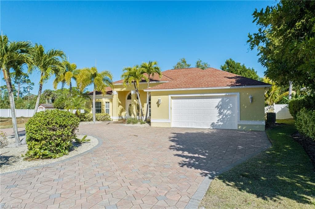 4634 Sierra LN BONITA SPRINGS, FL 34134