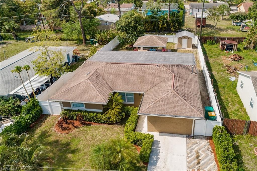 5357 Warren ST NAPLES, FL 34113