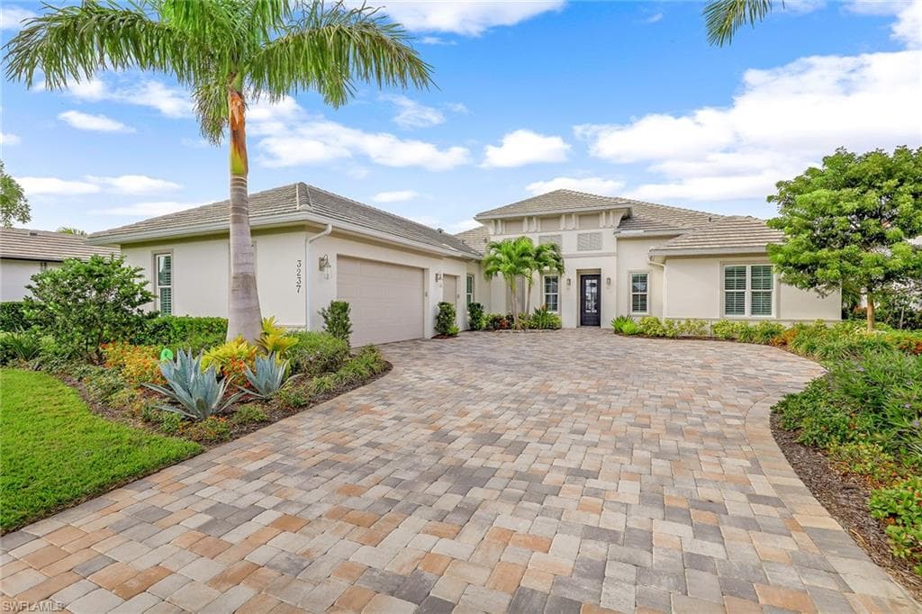 3237 Tavolara LN NAPLES, FL 34114