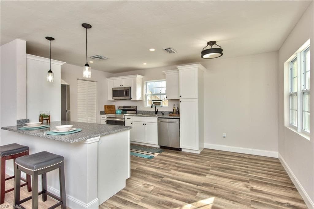 3553 Thomasson DR NAPLES, FL 34112