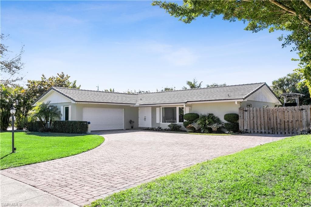 12927 Ellison Wilson RD E NORTH PALM BEACH, FL 33408