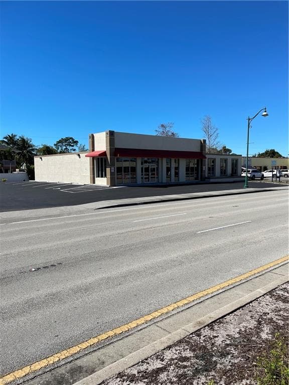 2416 Tamiami TRL E NAPLES, FL 34112