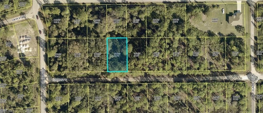 2762 27th ST W LEHIGH ACRES, FL 33971