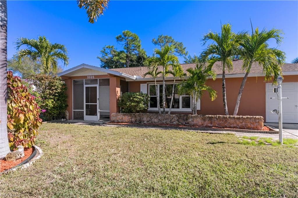 2325 La Salle AVE FORT MYERS, FL 33907