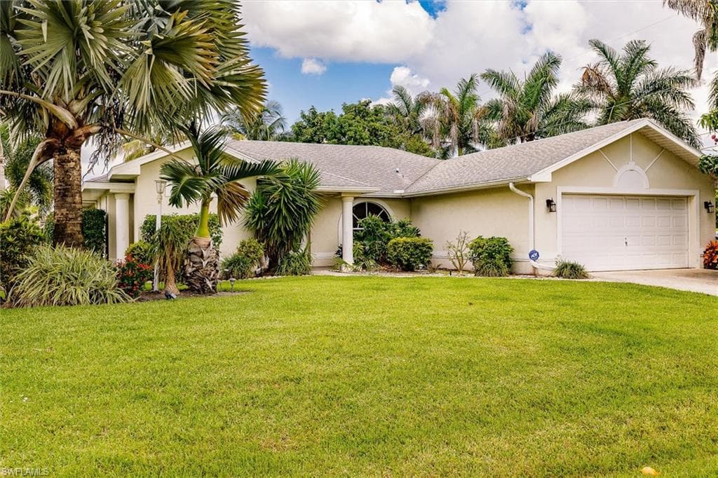 2400 SW 26th PL CAPE CORAL, FL 33914