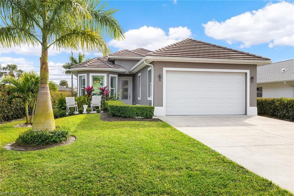 772 94th AVE N NAPLES, FL 34108