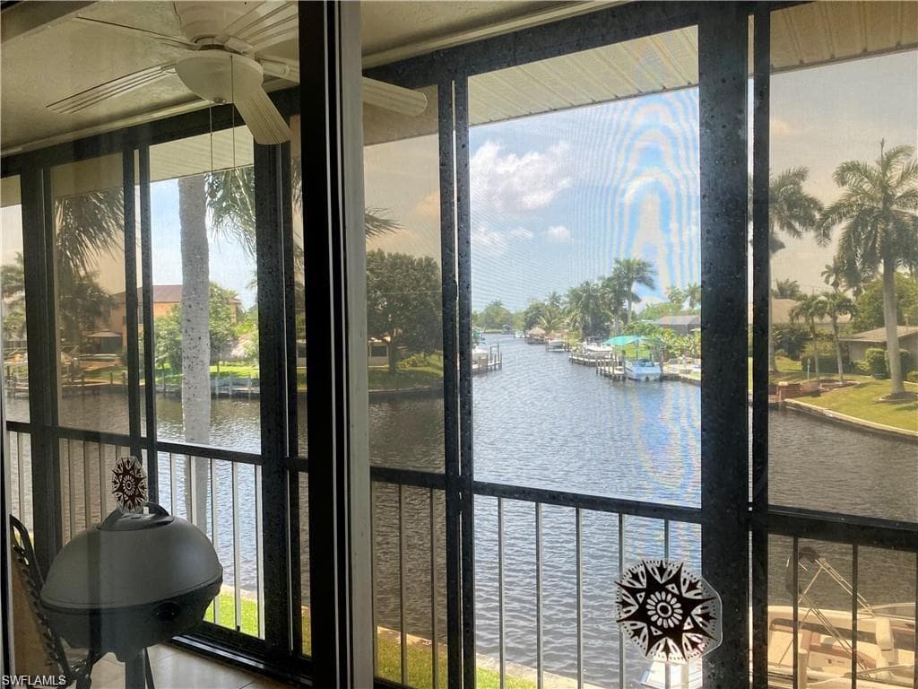 828 Victoria DR B10 CAPE CORAL, FL 33904