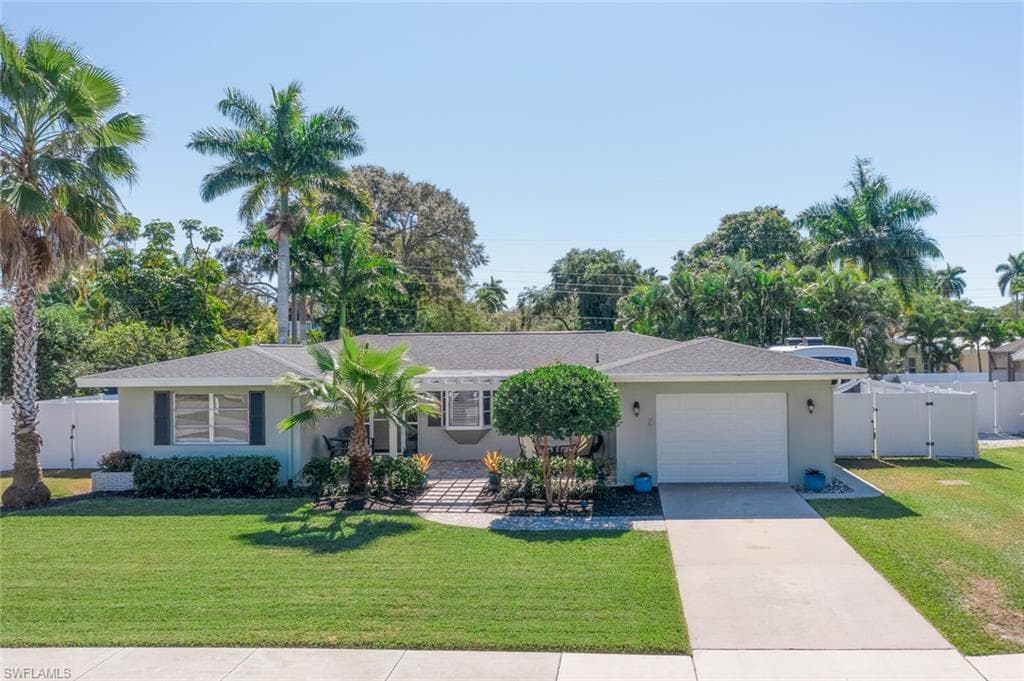 1452 Passaic AVE FORT MYERS, FL 33901
