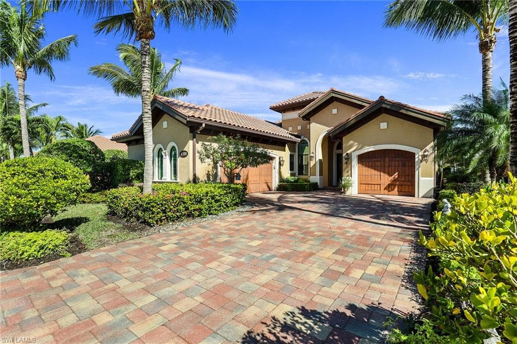 6388 Costa CIR NAPLES, FL 34113