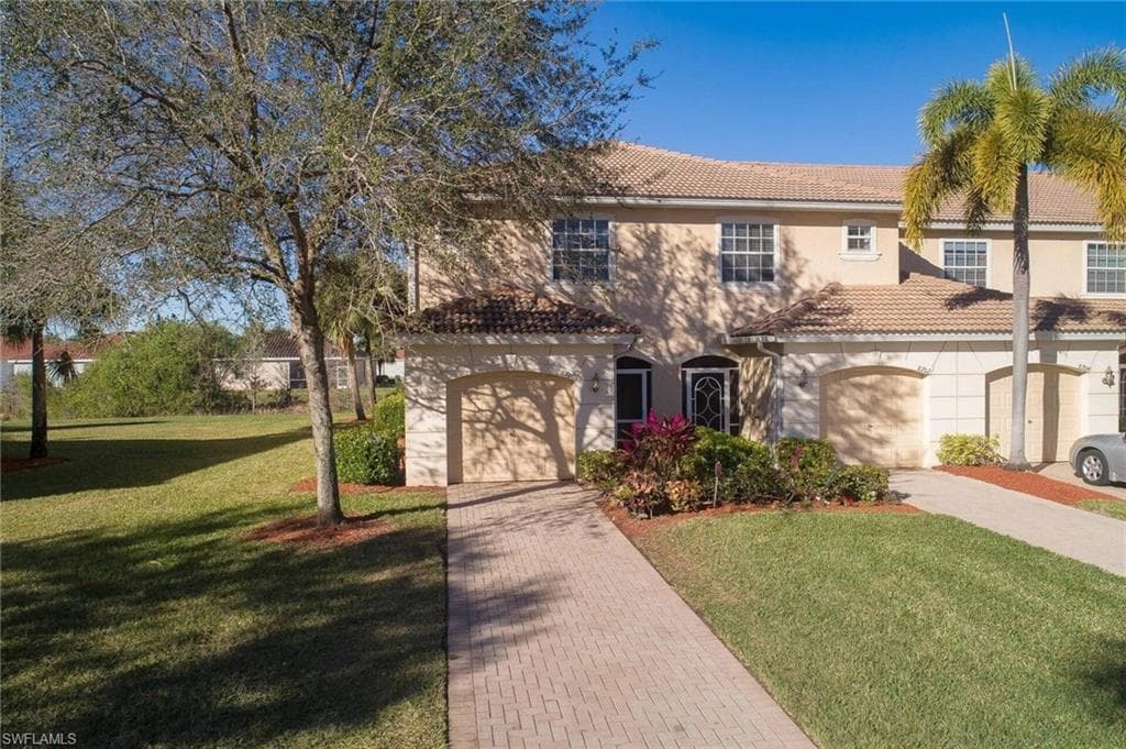 8700 Athena CT LEHIGH ACRES, FL 33971