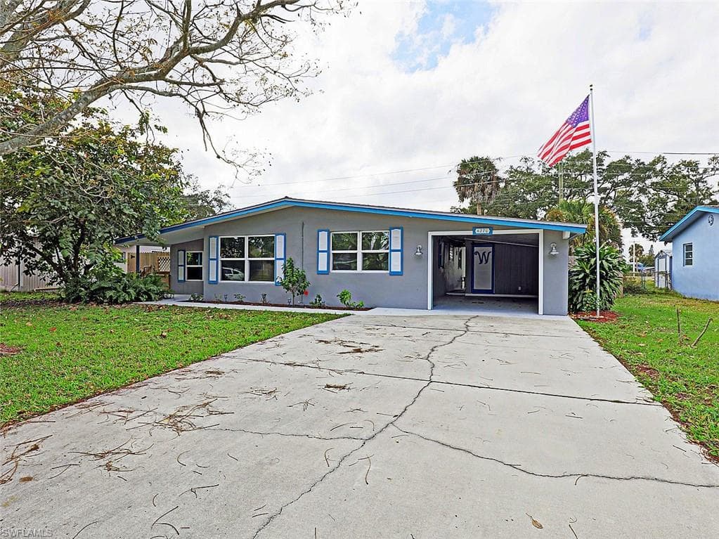4270 Lagg AVE FORT MYERS, FL 33901