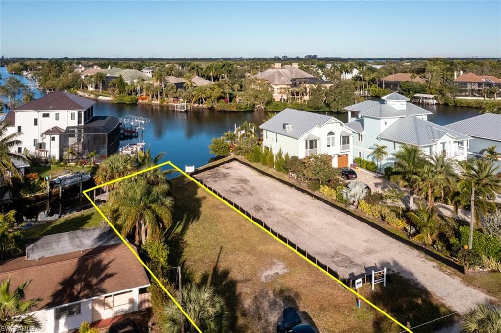 27547 Big Bend RD BONITA SPRINGS, FL 34134