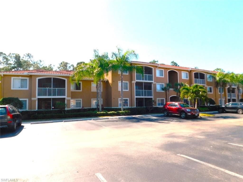 1835 Florida Club CIR 3103 NAPLES, FL 34112