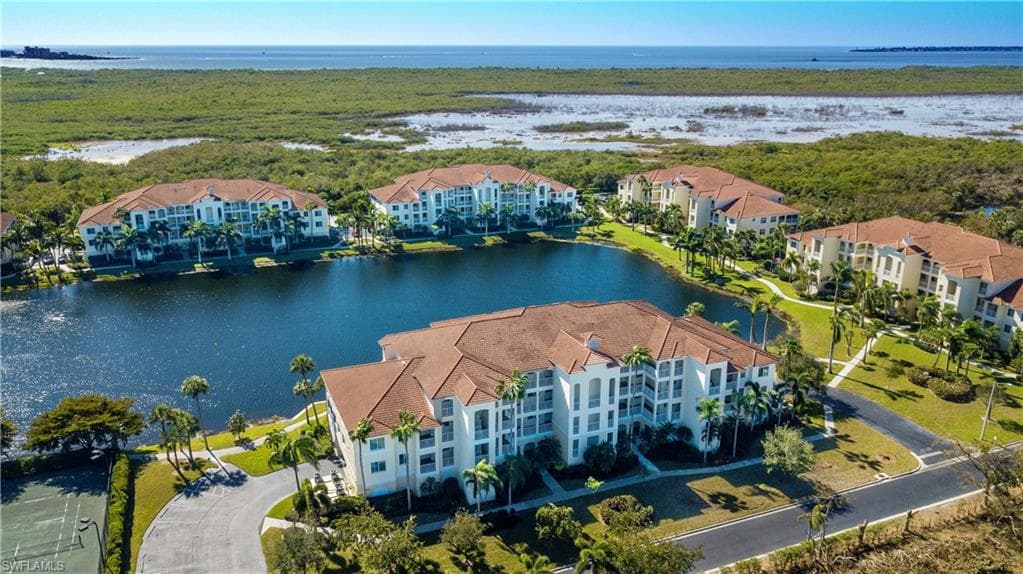 20011 Sanibel View CIR 202 FORT MYERS, FL 33908
