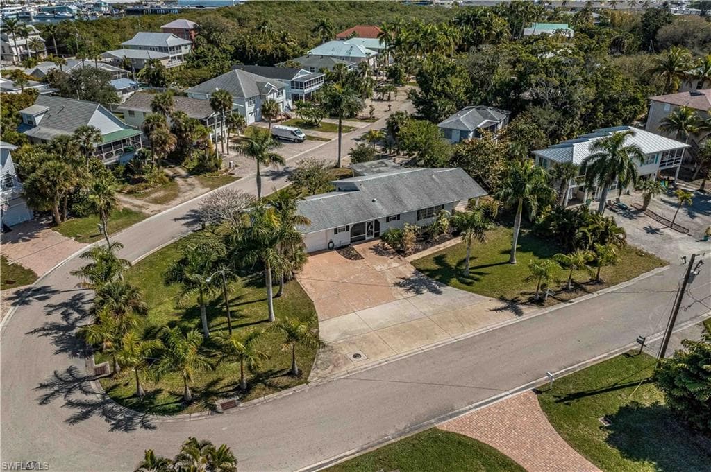 909 San Carlos DR FORT MYERS BEACH, FL 33931