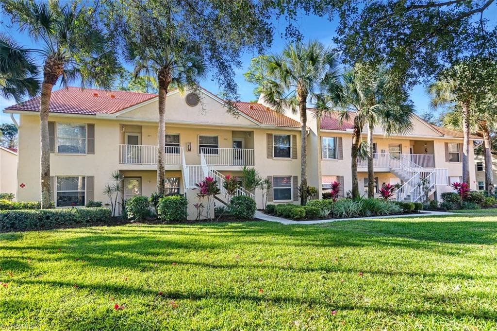 257 Robin Hood CIR 8-102 NAPLES, FL 34104
