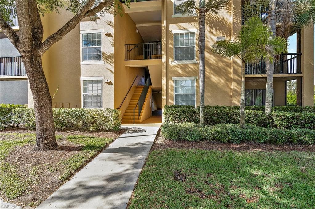 8754 River Homes LN 8206 BONITA SPRINGS, FL 34135