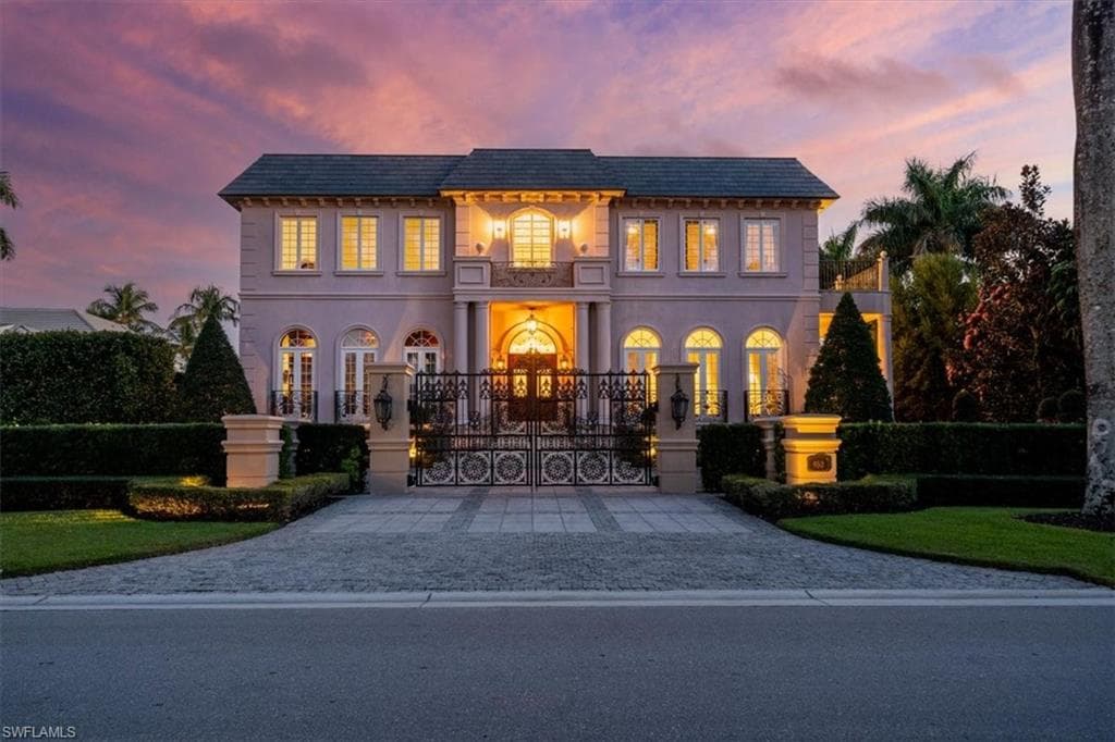 950 Nelsons WALK NAPLES, FL 34102