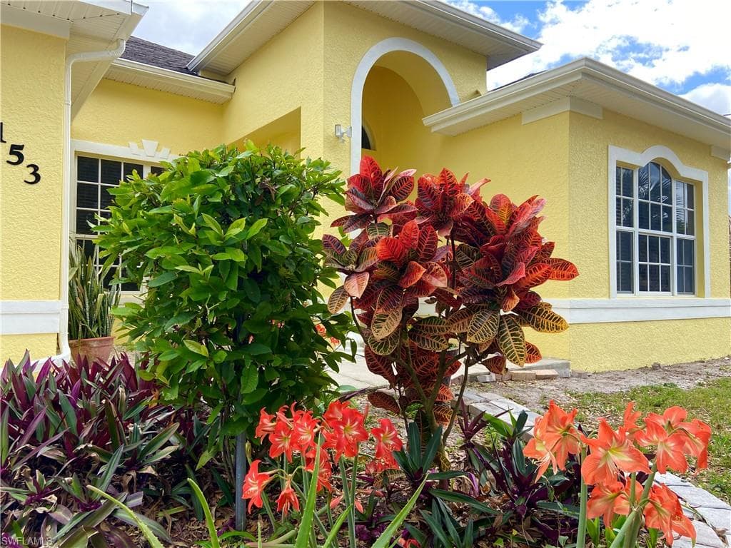153 Wanatah AVE LEHIGH ACRES, FL 33974